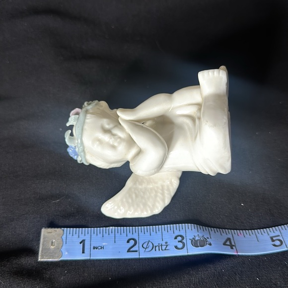 Angle Ceramic Figure - Picture 5 of 5